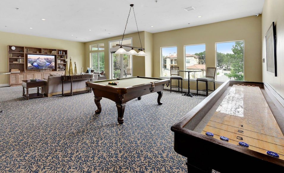 Snapshot of Luxury Secluded Apartments In Luxury Homes